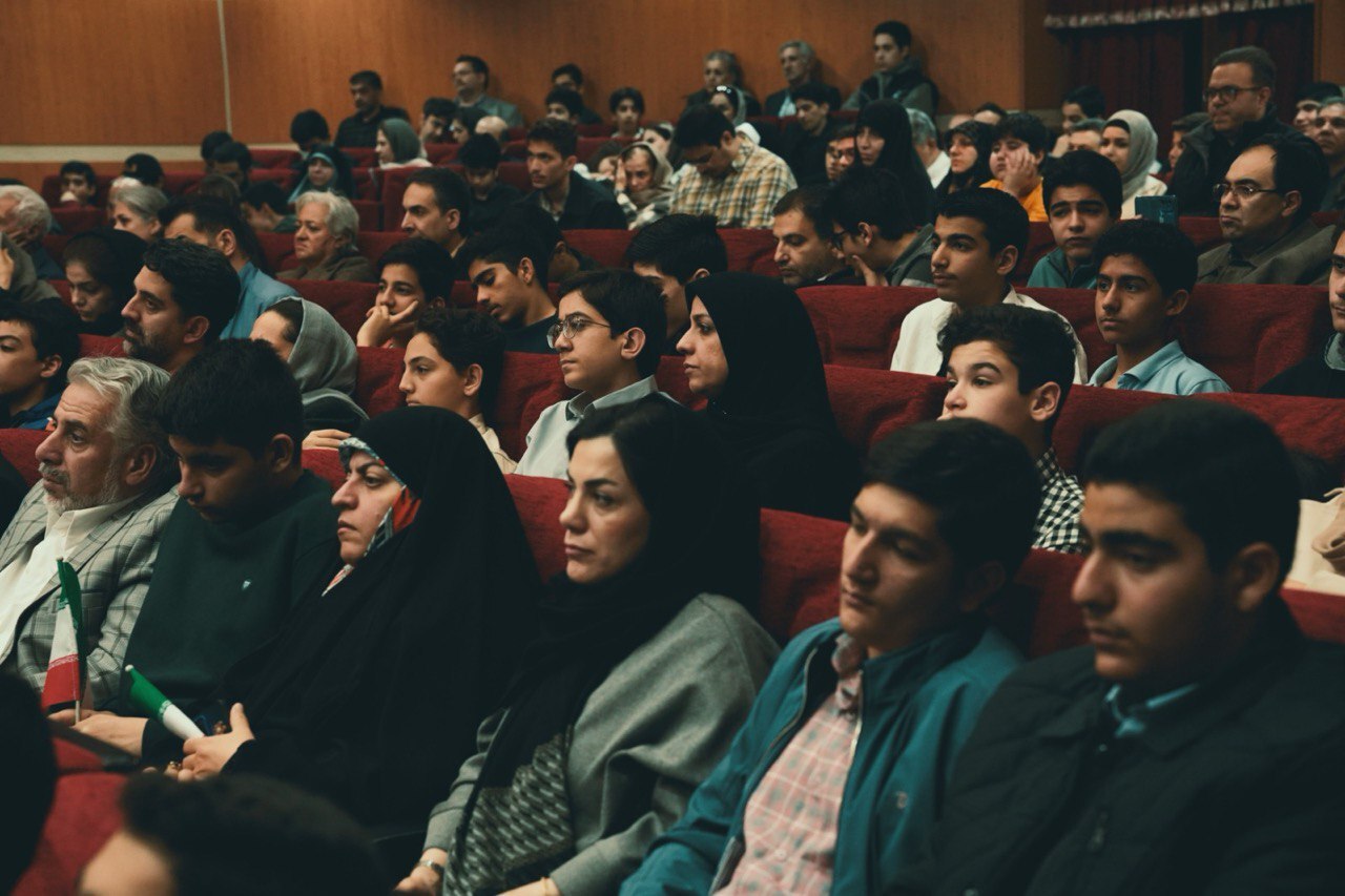 آیین تجلیل از دانشآموزان برتر سمپاد مدرسه علامه حلی ۱۰ برگزار شد آیین تجلیل از دانشآموزان برتر سمپاد مدرسه علامه حلی ۱۰ برگزار شد