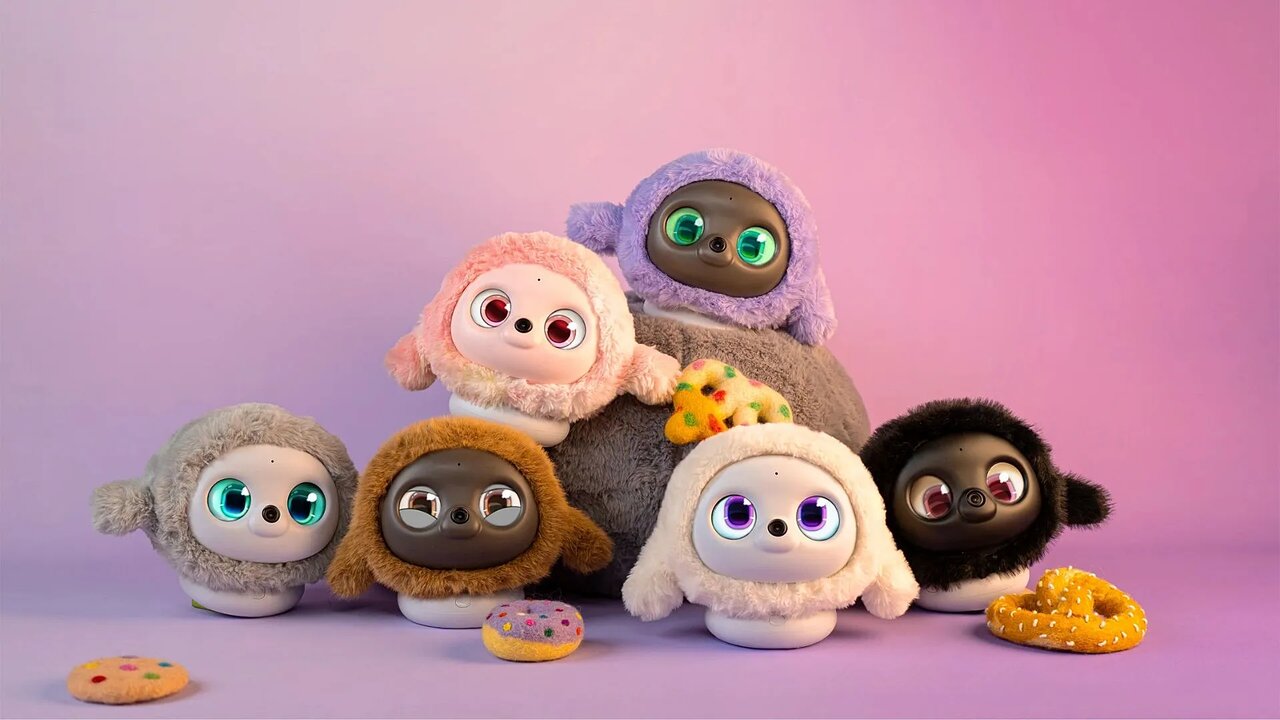 از ربات پشمالوی خجالتی تا قاب گوشی که مثل پوست انسان آفتابسوخته میشود/ عجیبترین فناوریهای سال ۲۰۲۵