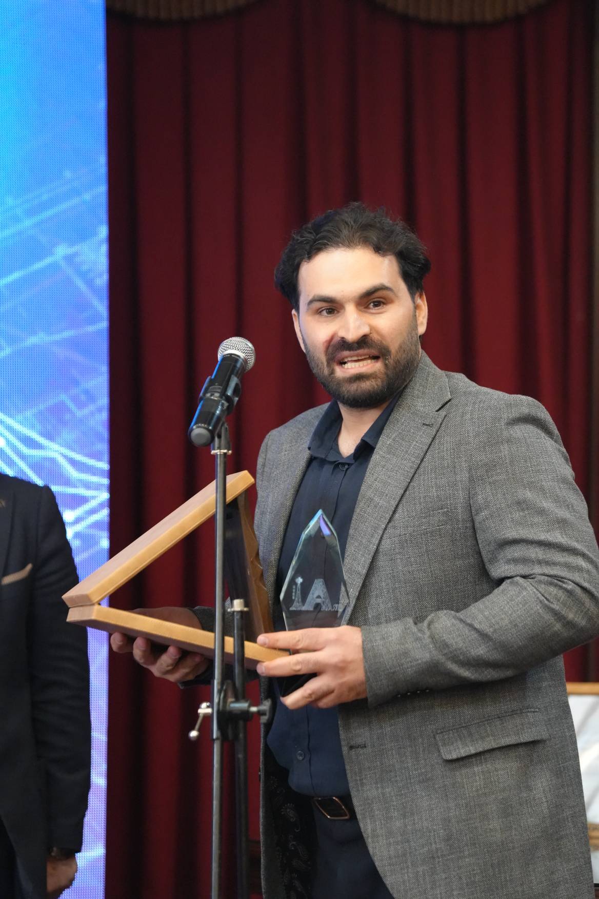 از ۴۰۰ ایده تا ۸ طرح برتر؛ ایران AI+ چگونه بهدنبال تغییر نقشه فناوری کشور است؟ از ۴۰۰ ایده تا ۸ طرح برتر؛ ایران AI+ چگونه بهدنبال تغییر نقشه فناوری کشور است؟